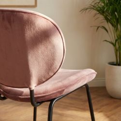 Lot de 2 chaises SHELIO velours rose pieds métal noir